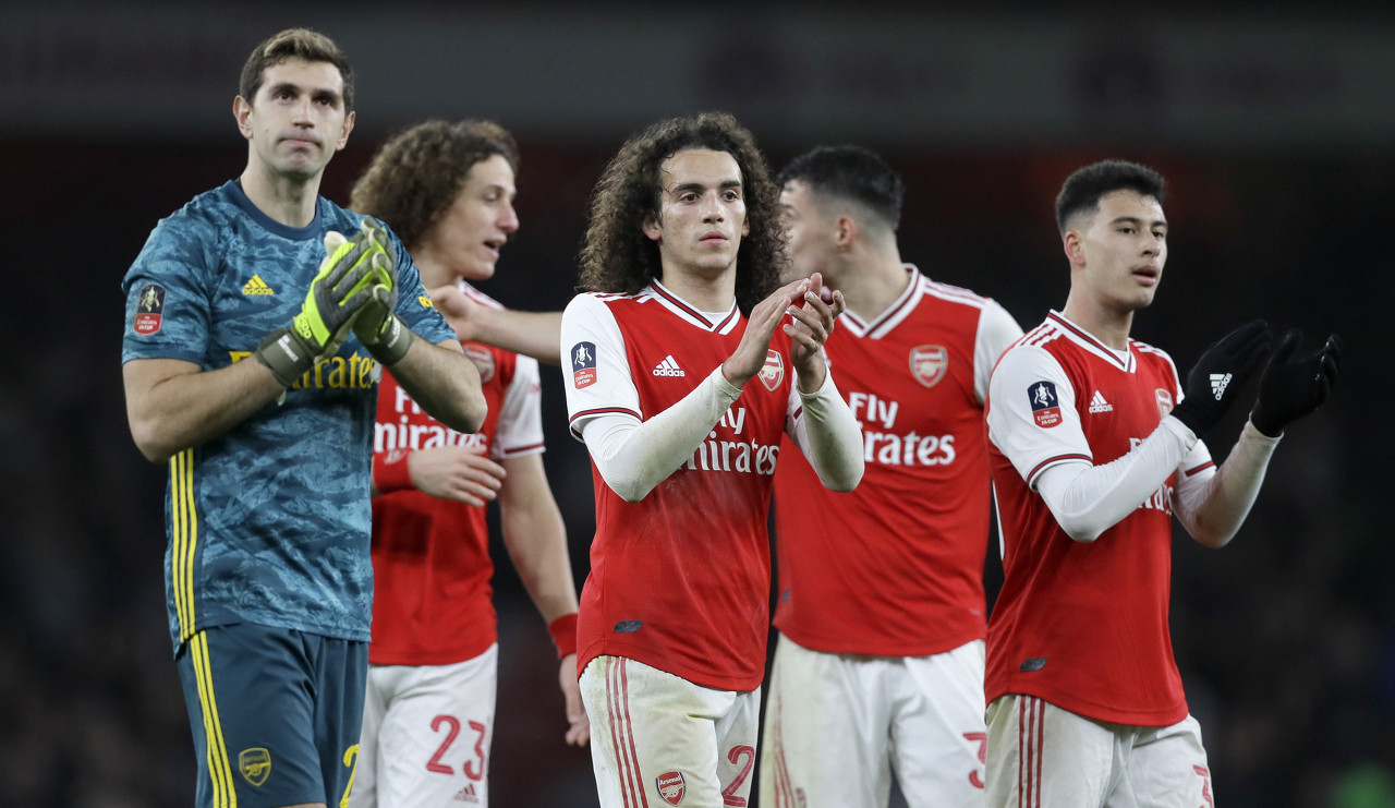 马竞vs圣吉罗斯联合：阿尔瓦雷斯搭档格列兹曼，小西蒙尼出战（格列兹曼携手阿尔瓦雷斯，马竞迎战圣吉罗斯联合，小西蒙尼出战）