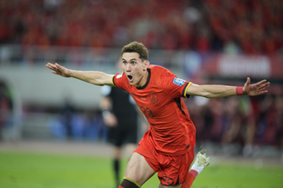 U22国足李镇全：团结且强大的集体，在正确道路上继续前进吧（U22国足李镇全：团结铸就强队，沿着正确方向稳步前进）