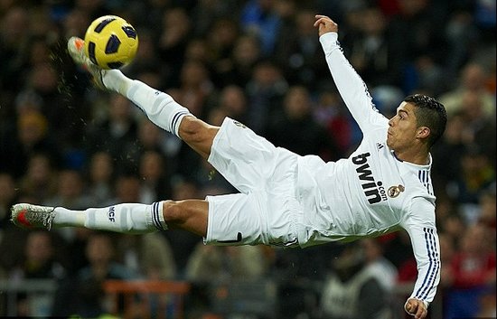 “挪威重炮手”里瑟在利物浦曾穿6号，如今凯尔凯兹接过6号（利物浦6号易主：从“挪威重炮手”里瑟到凯尔凯兹）